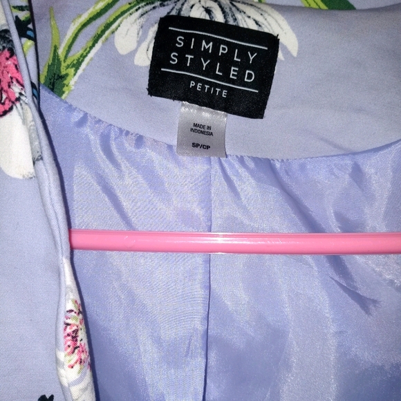 Blazer - Picture 2 of 3